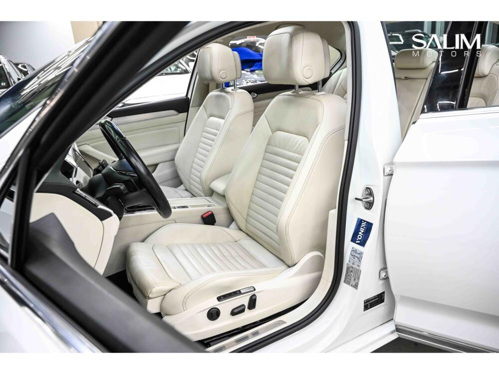 Volkswagen Passat Sedan