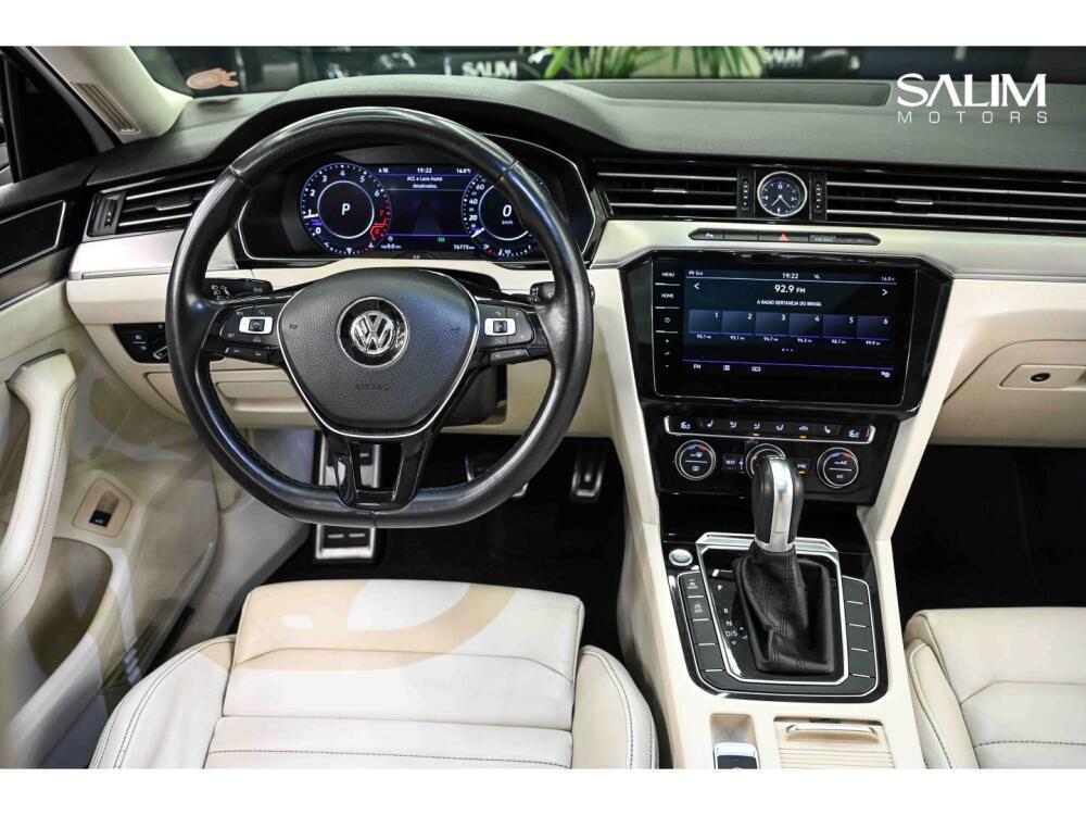Volkswagen Passat Sedan