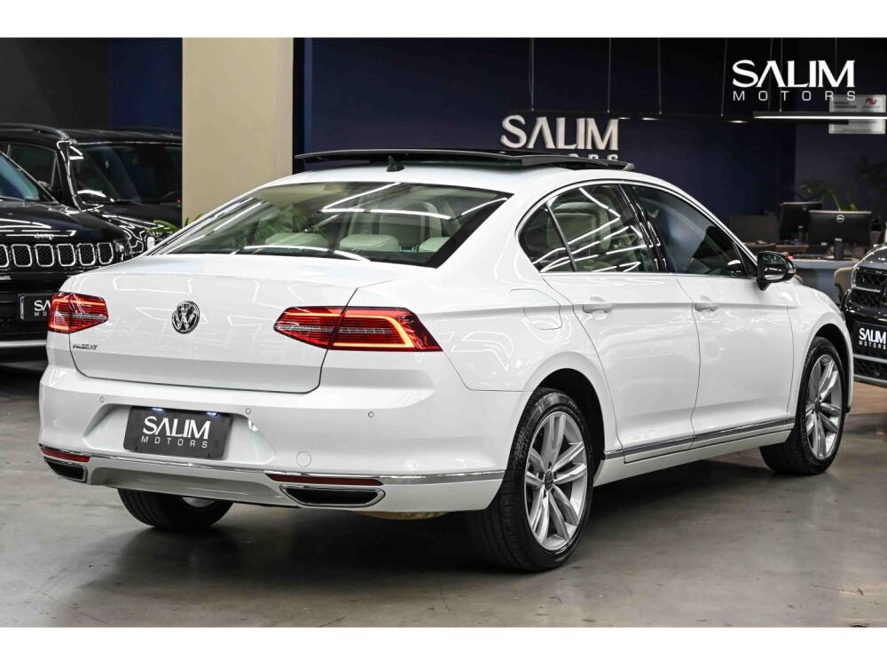 Volkswagen Passat Sedan