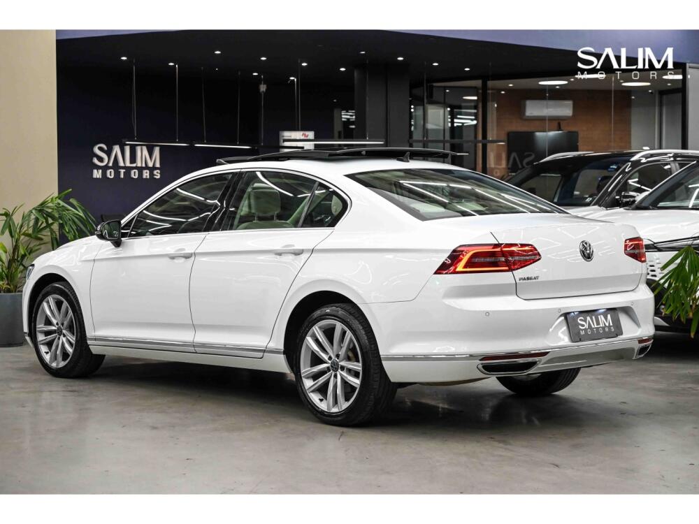 Volkswagen Passat Sedan