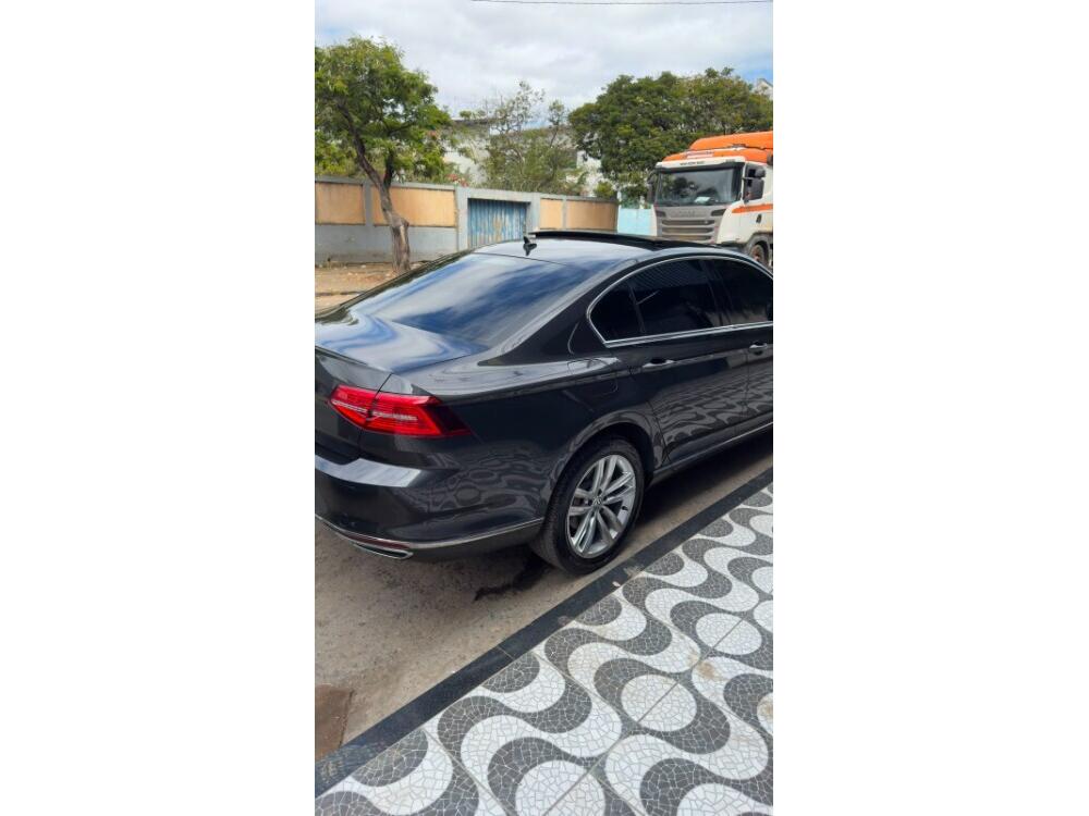 Volkswagen Passat Sedan