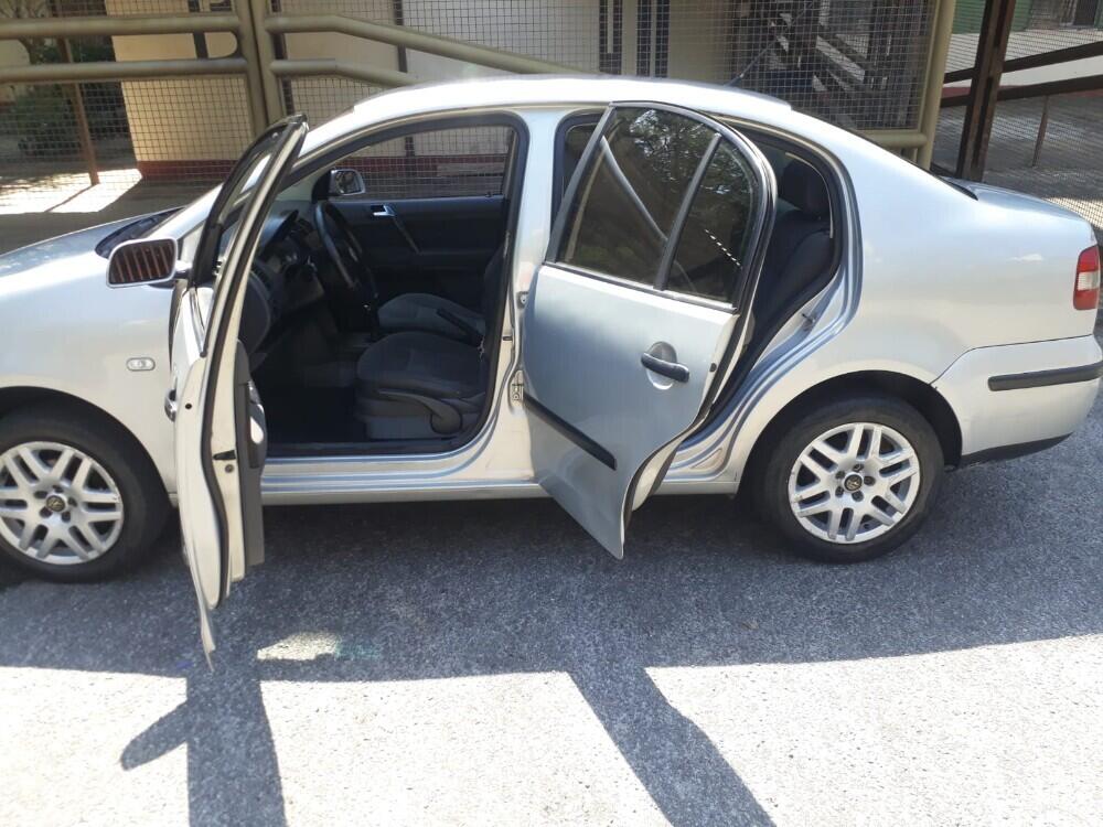 Volkswagen Polo Sedan