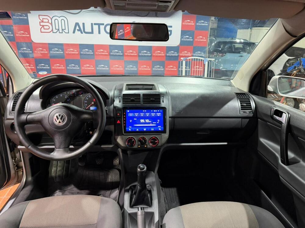Volkswagen Polo Sedan