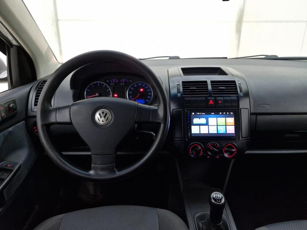 Volkswagen Polo Sedan