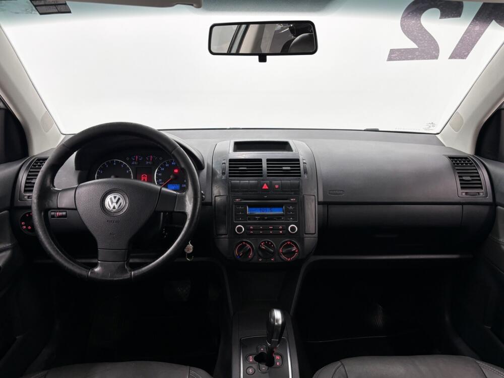 Volkswagen Polo Sedan