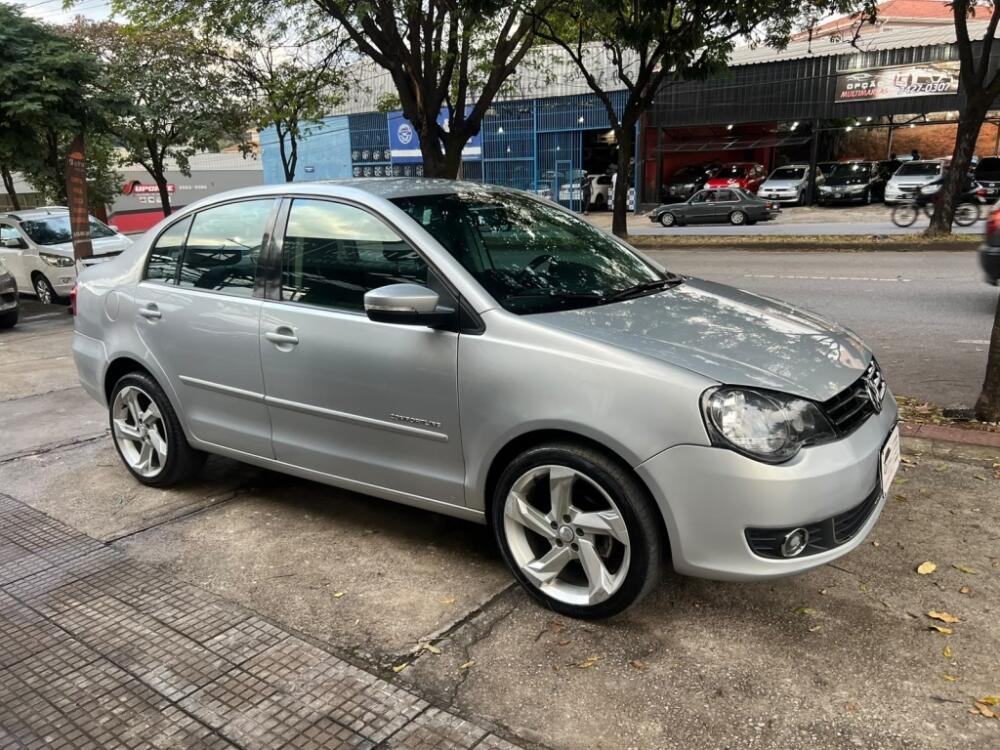 Volkswagen Polo Sedan