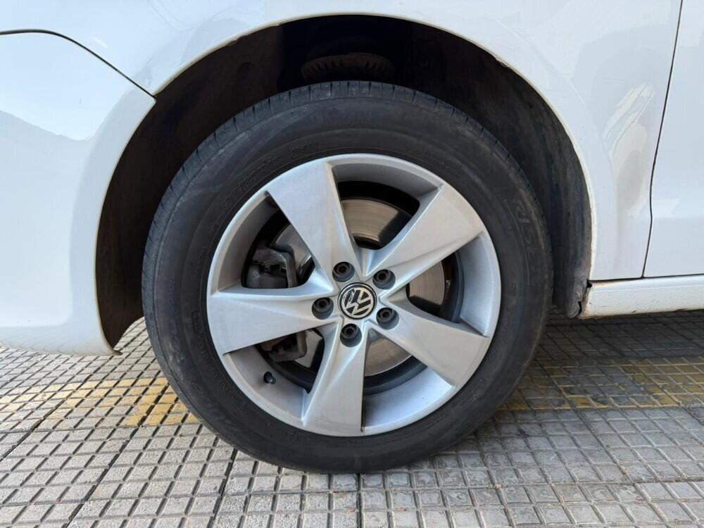 Volkswagen Polo Sedan