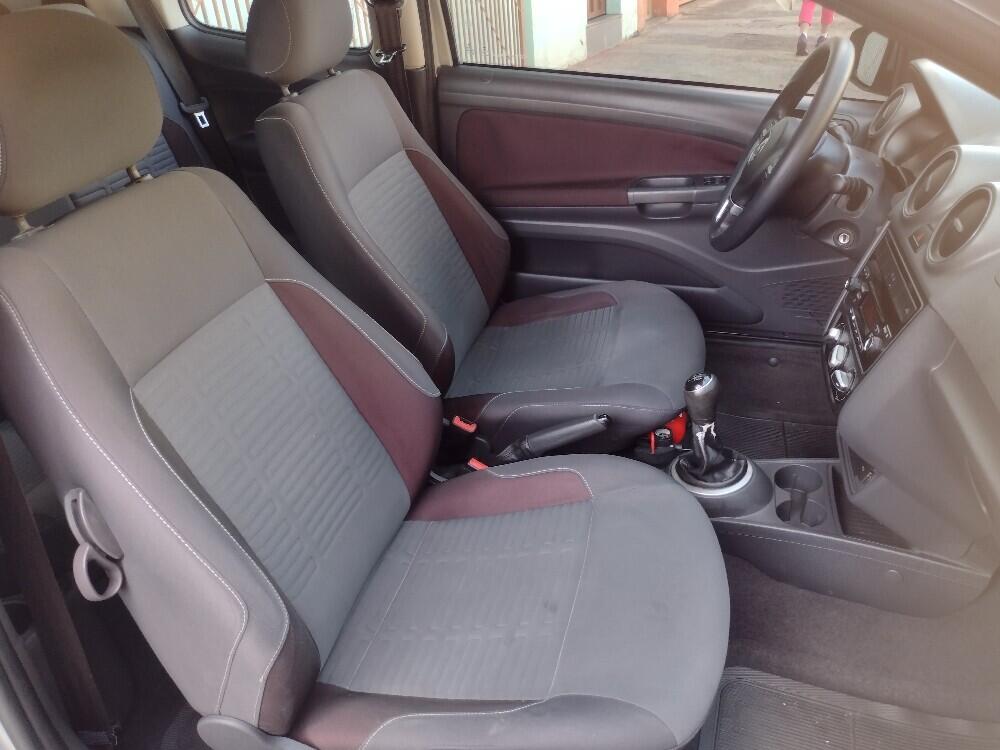 Volkswagen Saveiro Cab Dupla
