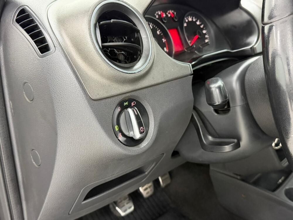 Volkswagen Saveiro Cab. Est.