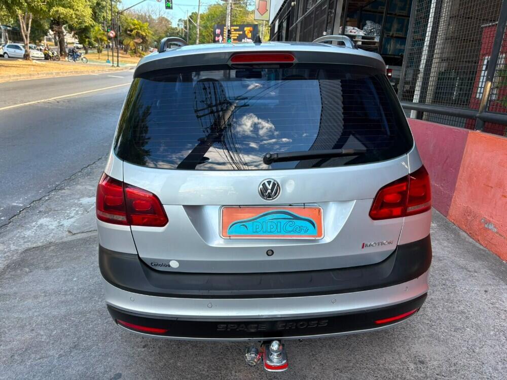 Volkswagen Space Cross