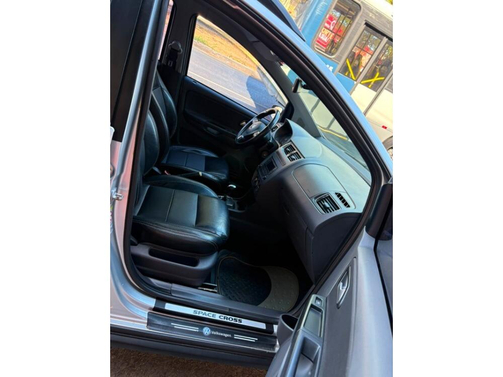 Volkswagen Space Cross
