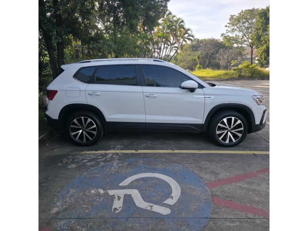 Volkswagen Taos