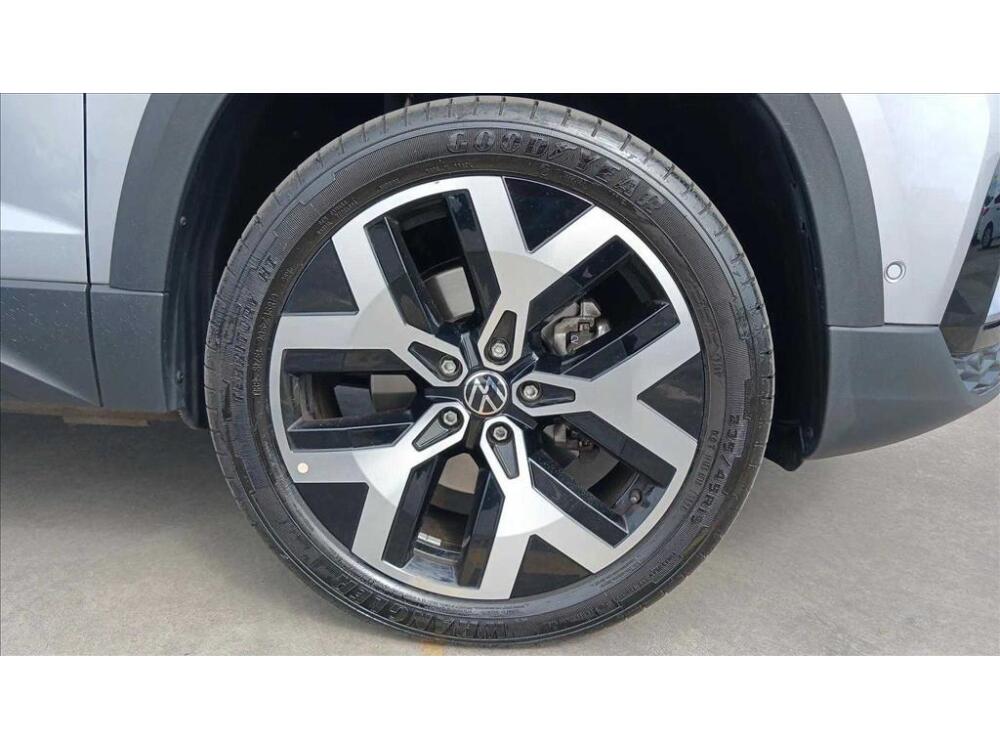 Volkswagen Taos