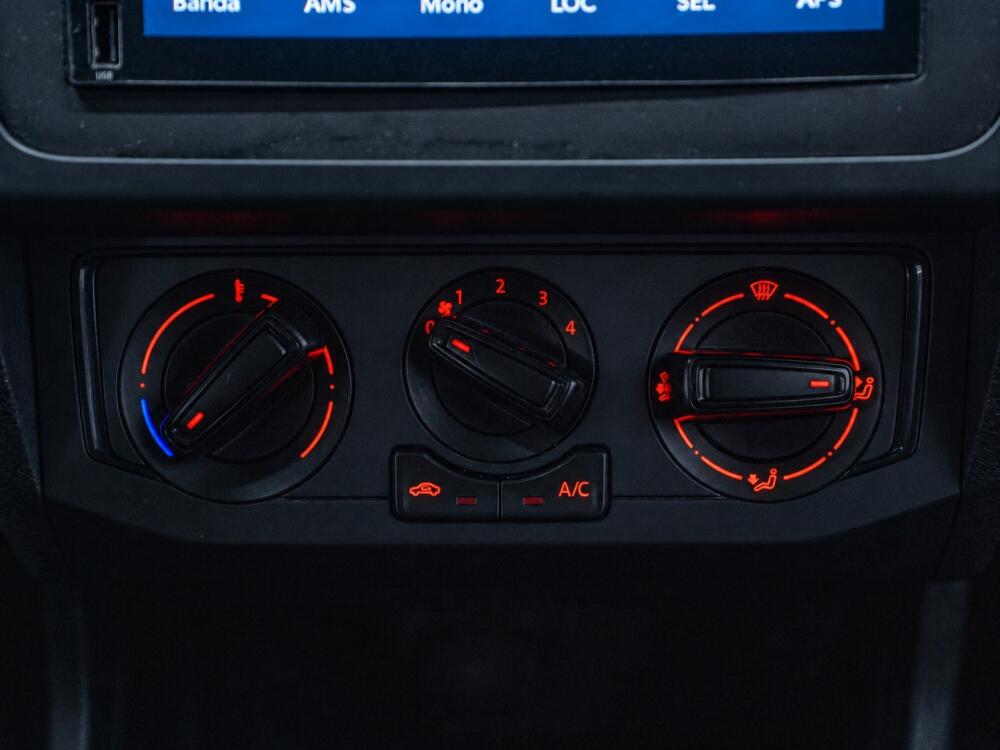 Volkswagen Voyage
