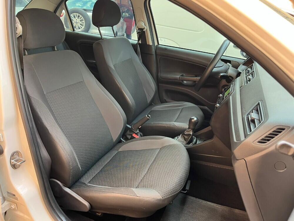 Volkswagen Voyage