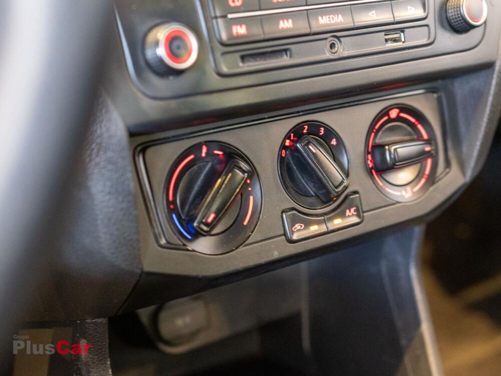 Volkswagen Voyage