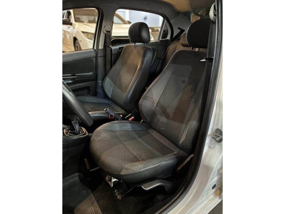 Volkswagen Voyage