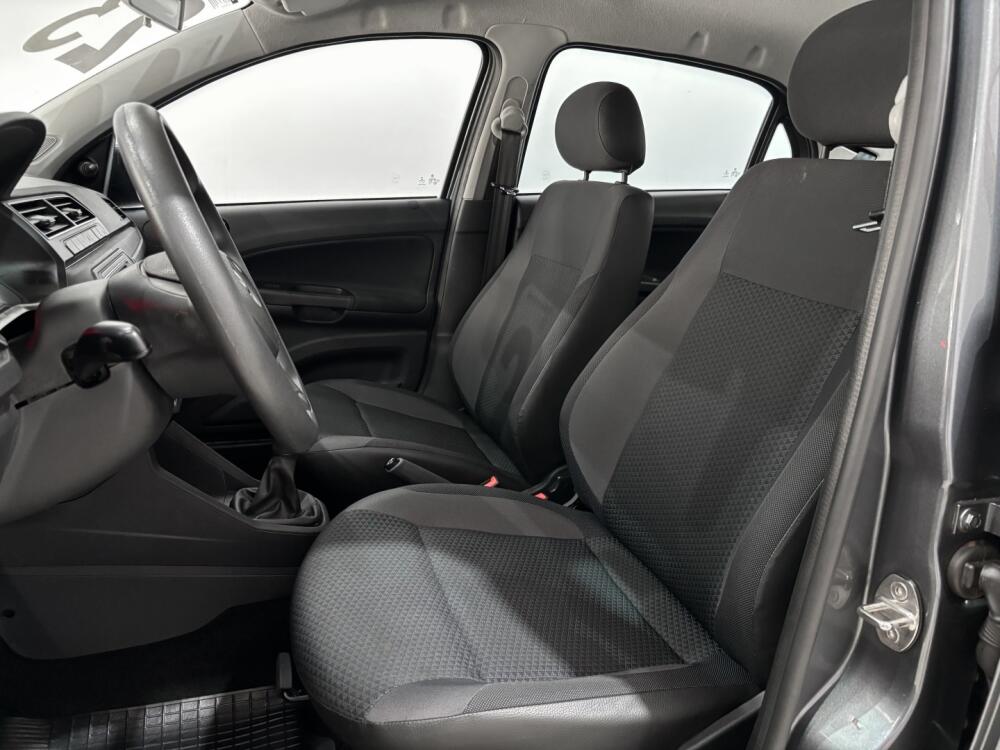 Volkswagen Voyage