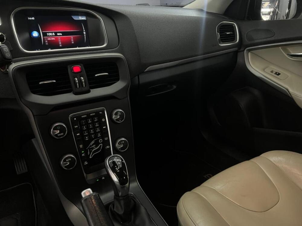 Volvo V40